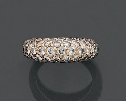 Bague demi-jonc en or jaune 18K (750), pavée...