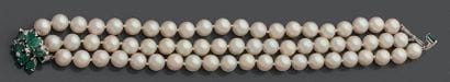 Bracelet trois rangs, chacun composé de vingt...
