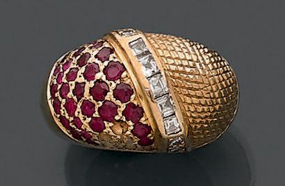 Bague dôme en or jaune 18K (750), à deux...
