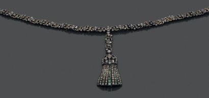 Collier en argent (800), les maillons articulés...