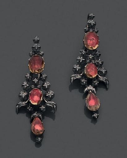 Paire de pendants d'oreille en argent (800),...