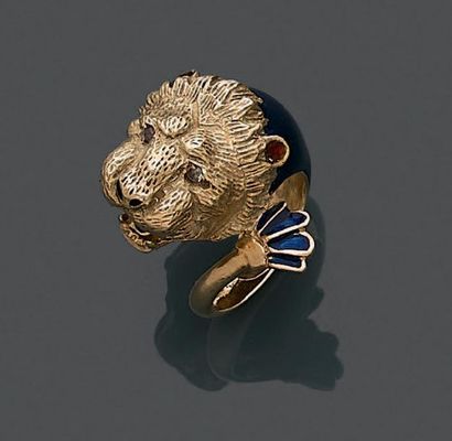 Bague en or jaune 18K (750), ciselée d'une...