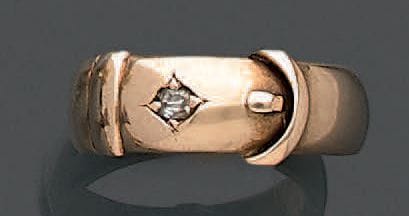 Anneau en or jaune 14K (585), figurant une...