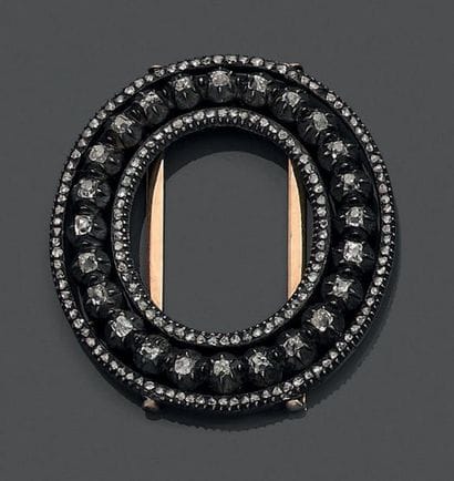 Boucle en argent (800), les attaches en or...