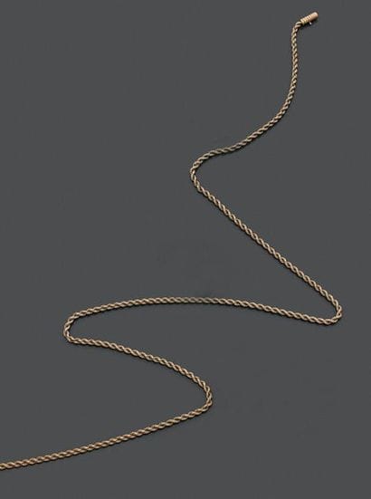 Chaîne en or jaune 18K (750), à maille torsadée.
Long....