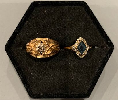 Deux bagues à monture en or jaune 18K (750),...