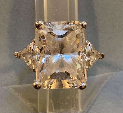 Bague en argent (925), ornée d'une importante...