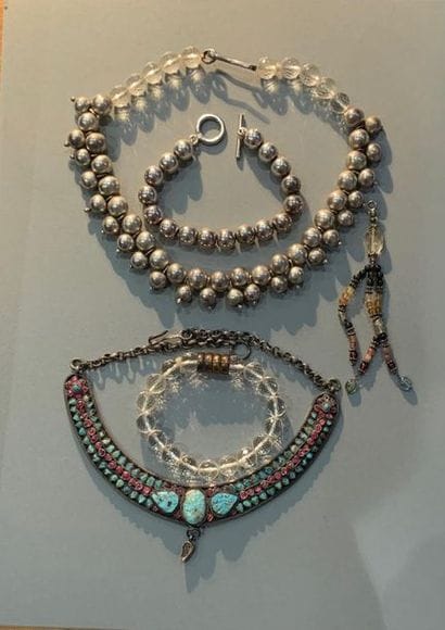 Ensemble de bijoux en argent (800 et 925)...