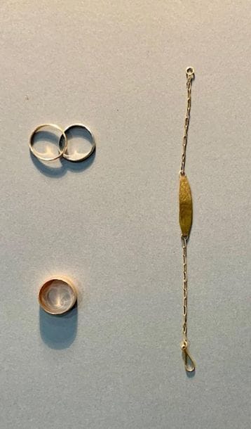 Ensemble en or jaune et or gris 18K (750)...