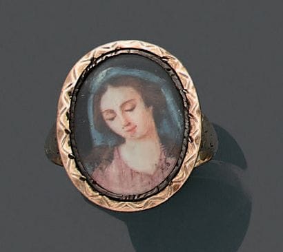 Bague à monture en argent doré (poinçon ET),...