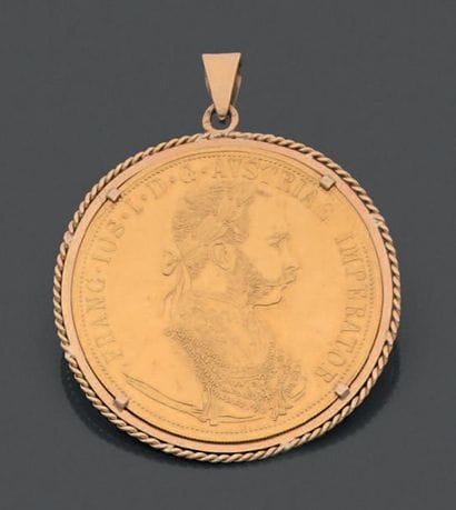 Pendentif à monture en or jaune 18K (750),...