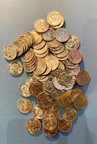 FRANCE.Cent pièces de vingt francs en or...