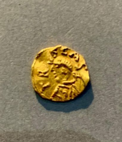 EMPIRE BYZANTIN.Trémissis d'or, avec le portrait...