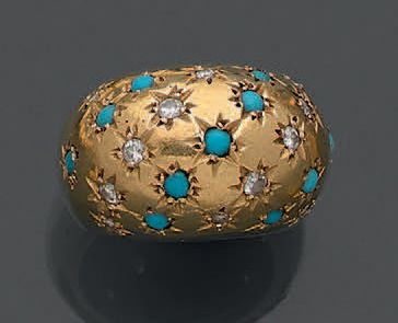 Bague dôme en or jaune 18K (750), ciselée...