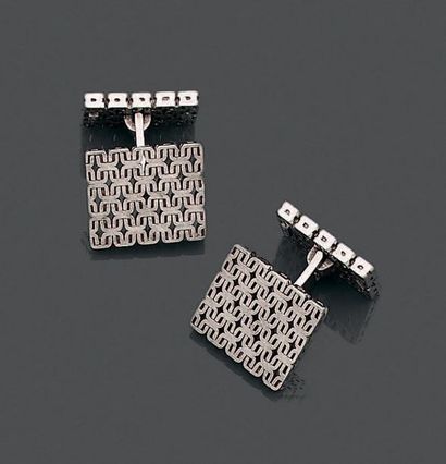 Paire de boutons de manchette en or gris...
