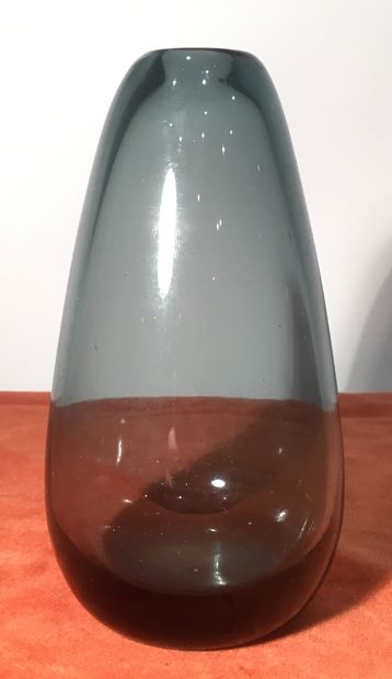 MURANO.
- Ovoid vase made of translucent...