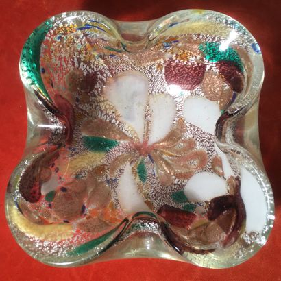 MURANO.
Four-lobed, pinch-edged, four-sided...