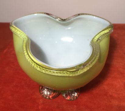 MURANO.
Three-lobed glass pocket-emptyer...