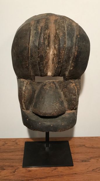 Geometric mask. Wood. Kran people. Ivory...