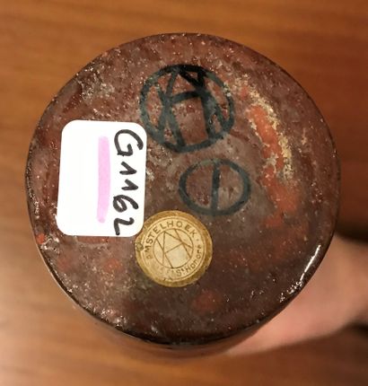 AMSTELHOEK. PAYS-BAS :

A ceramic spindle-shaped...