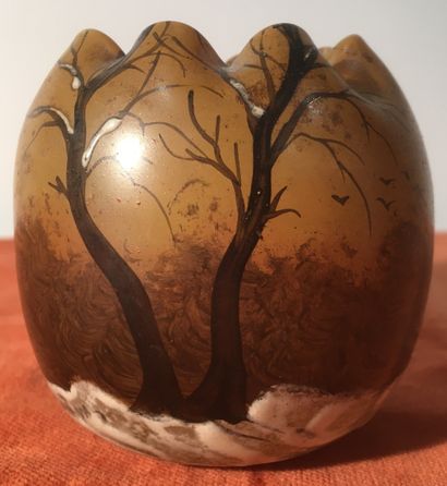 LEGRAS.
Small glass ball-shaped vase with...