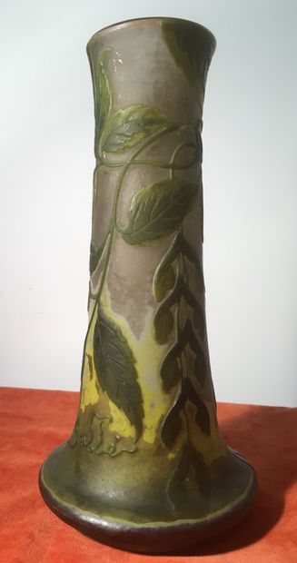 ÉMILE GALLE (1846-1904).
Cornet vase on a...