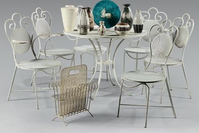 Salon de jardin laqué blanc, en tôle perforée,...