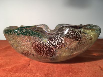 MURANO.
Four-lobed, pinch-edged, four-sided...