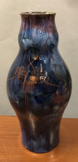 Royal Doulton :
Ceramic baluster vase with...