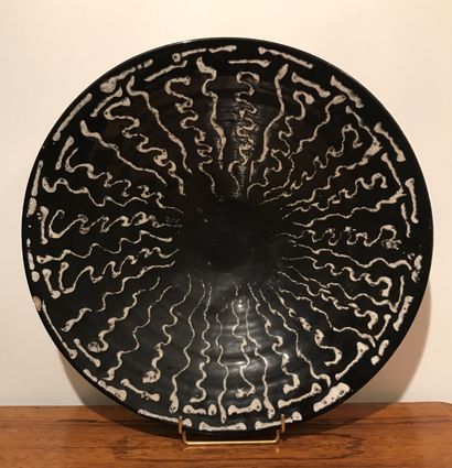 Jean BESNARD (1889-1958).
Grand plat en céramique...