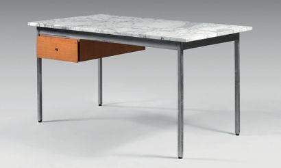 KNOLL International. 
Desk, the top in white...