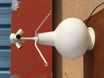 Max INGRAND (1908-1969) :
Lampe modèle 1853...
