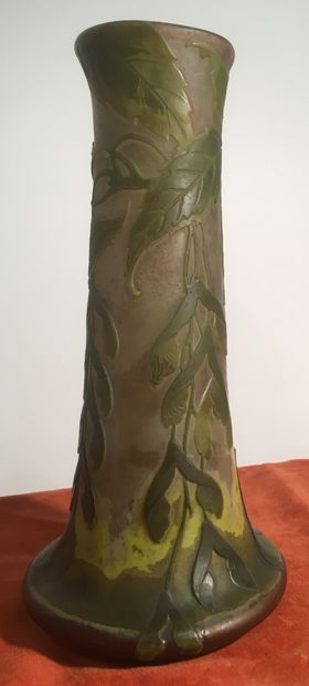 ÉMILE GALLE (1846-1904).
Cornet vase on a...