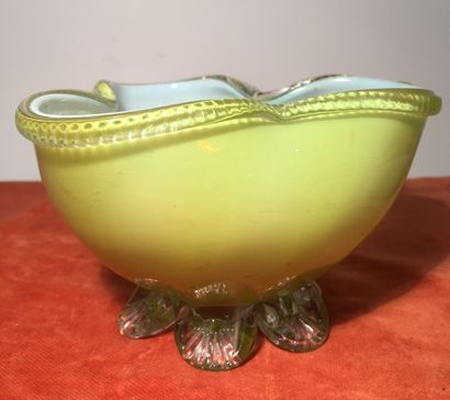 MURANO.
Three-lobed glass pocket-emptyer...