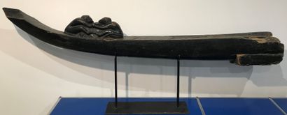 Elongated scraper element decorated with...