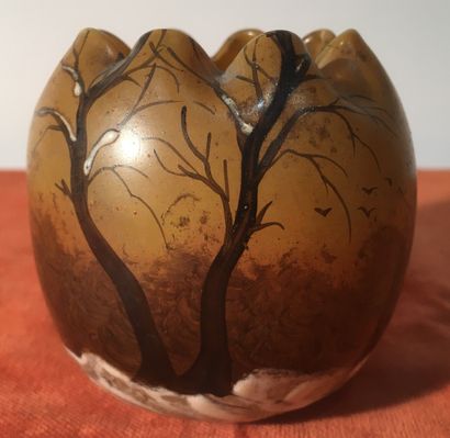 LEGRAS.
Small glass ball-shaped vase with...