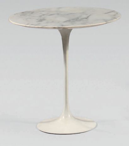 KNOLL International - Eero SAARINEN (1910-1961).
Guéridon...