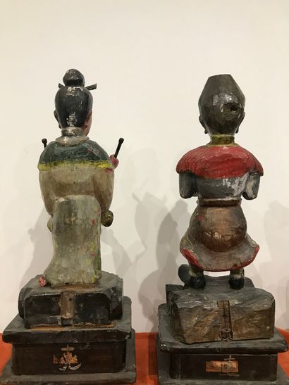 Chine - Fin du XIXe siècle.
Two statuettes...