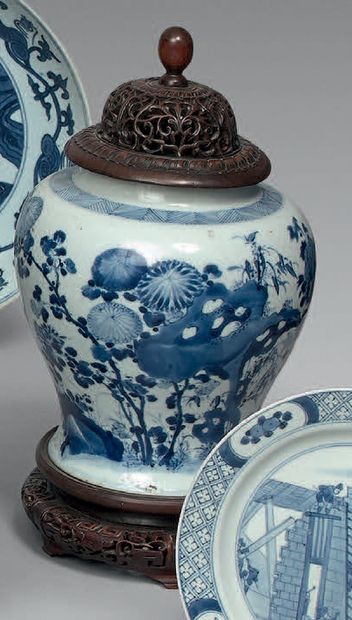 Chine - XVIIIe siècle.
Potiche en porcelaine...