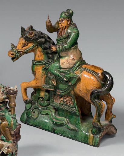 CHINE - Époque MING (1368-1644).
Tuile faîtière...