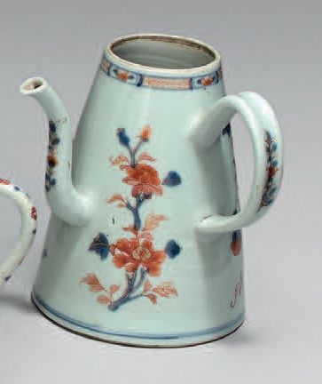 CHINE, Compagnie des Indes - XVIIIe siècle.
Cafetière...