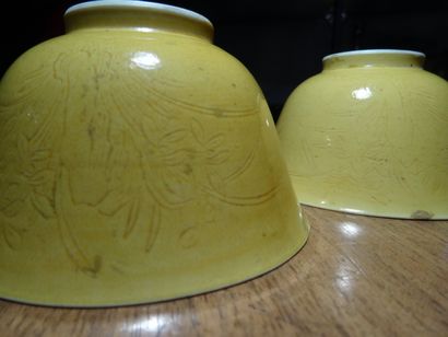 CHINE - XIXe siècle.
Ensemble en porcelaine...