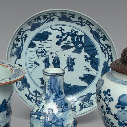 CHINE - XXe siècle.
Coupe en porcelaine décorée...