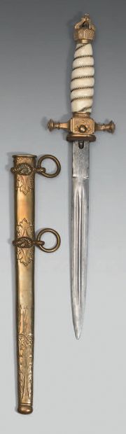 Dague d'officier de la marine impériale allemande.
Fusée...