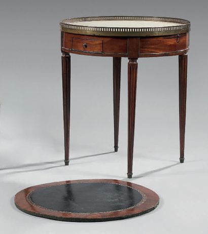 Mahogany and mahogany veneer bouillotte table...