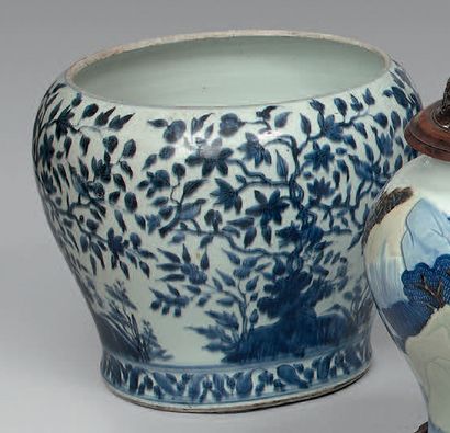 CHINE - Époque MING (1368-1644).
Bas de vase...