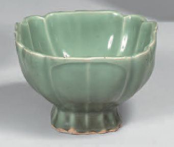 CHINE - Époque MING (1368-1644).
Bol carré...