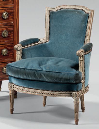 A small grey lacquered wood shepherd's chair...
