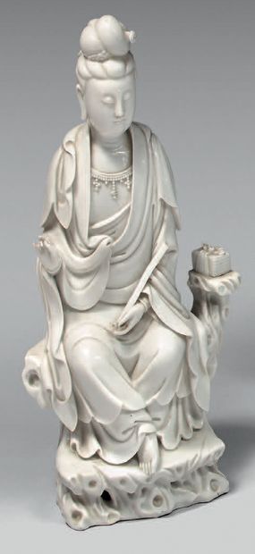 CHINE - XIXe siècle.
Guanyin en porcelaine...