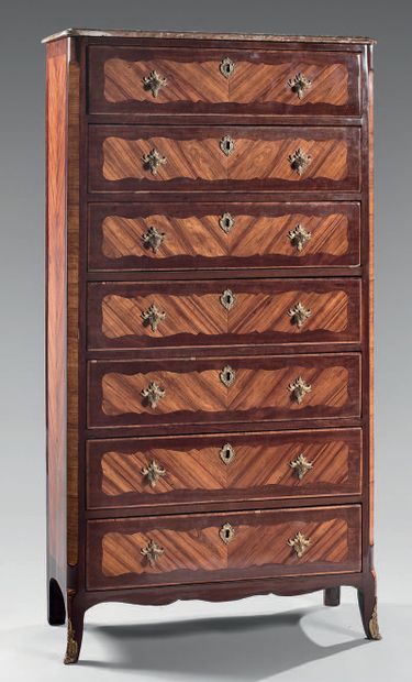 Large veneer cabinet with a series of reserves....